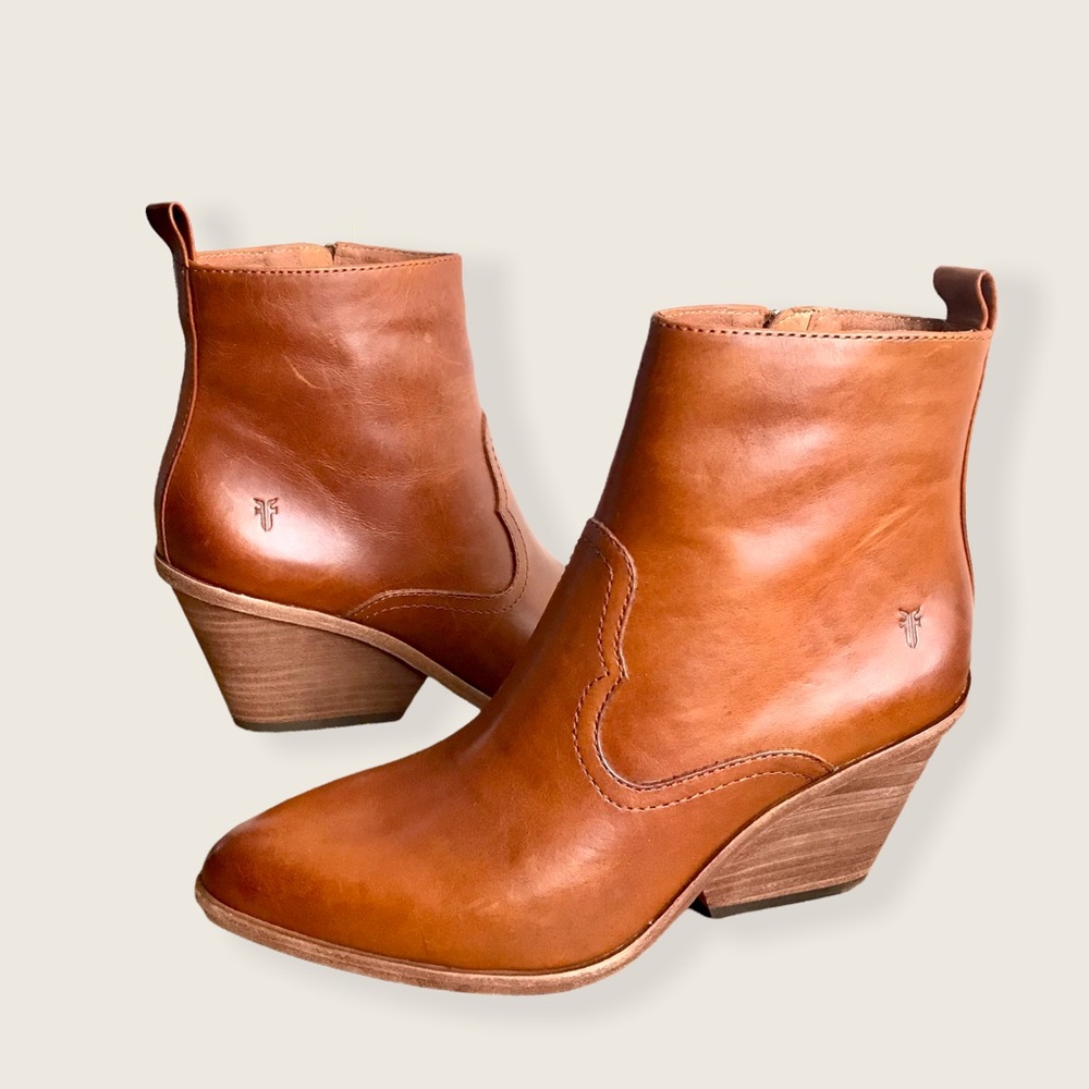 Frye Amado Wedge Cognac Leather Pointy Toe Cowboy Pull On Wood Heeled Ankle Boot - Picture 10 of 16